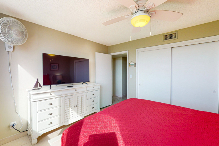Interior 2, Horizons 504 - Daytona Beach Living, Volusia