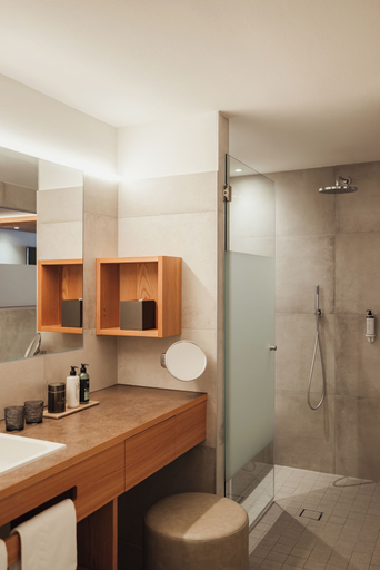Bathroom 4, Hotel Diamant, Bolzano