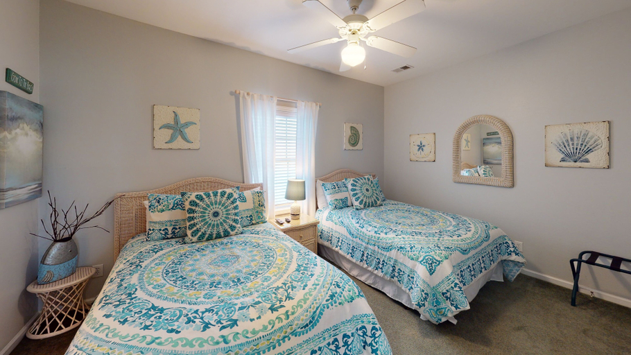 Bedroom 2, Champions Unit 3509, Brunswick