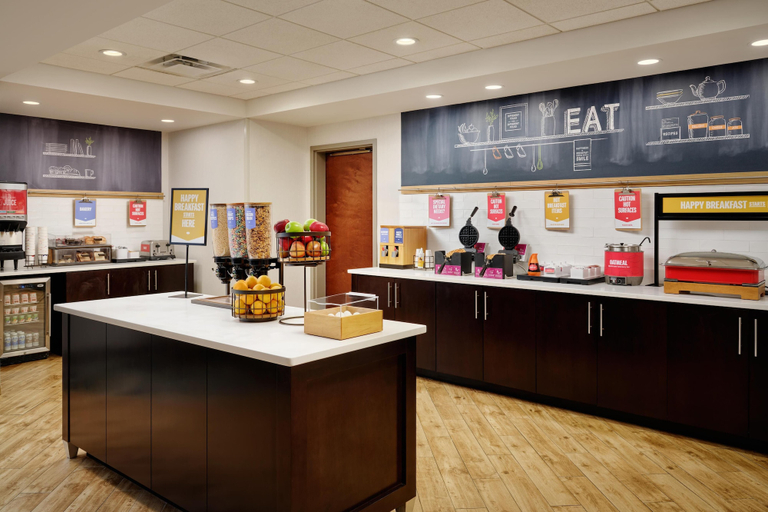 Food & Drinks 5, Hampton Inn Waynesboro, Burke