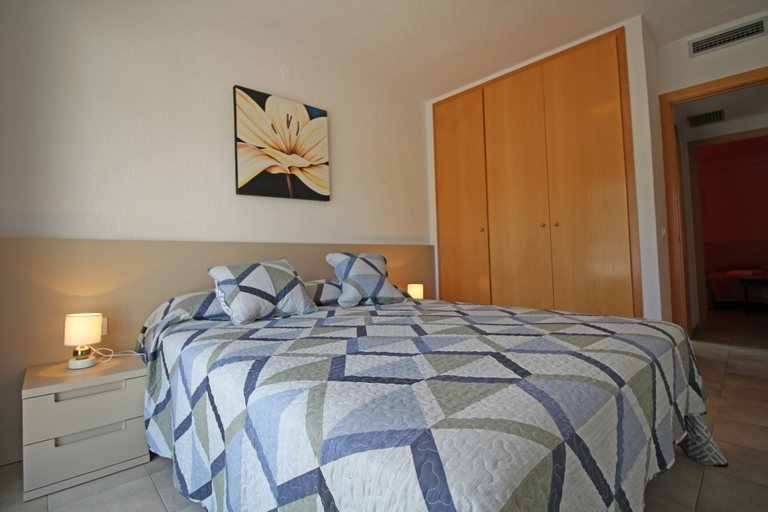 Room 3, Apartment in Empuriabrava Near Sandy Beach, Girona