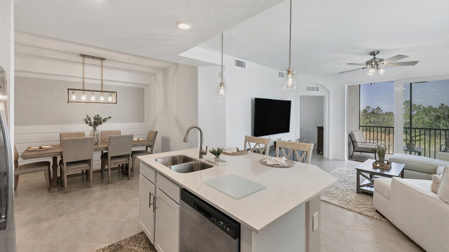 Interior 2, Hlb14131-828, Charlotte