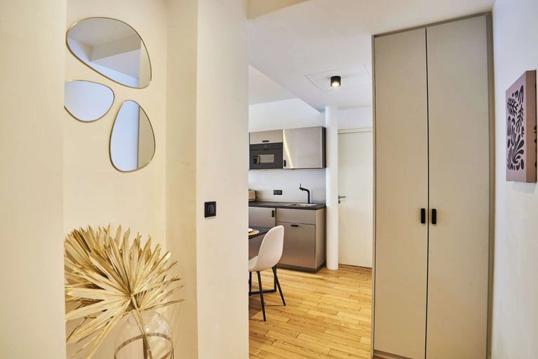 Interior 2, Sublim Apartment Paris Center Beaubourg Le Marais, Paris