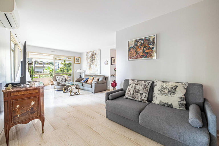 Living area 4, Apt With A/C and Balcony - 1bdr/4p - Cannes/ Beach, Alpes-Maritimes