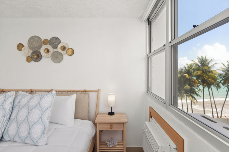 Room 3, Golden Beach by Otium