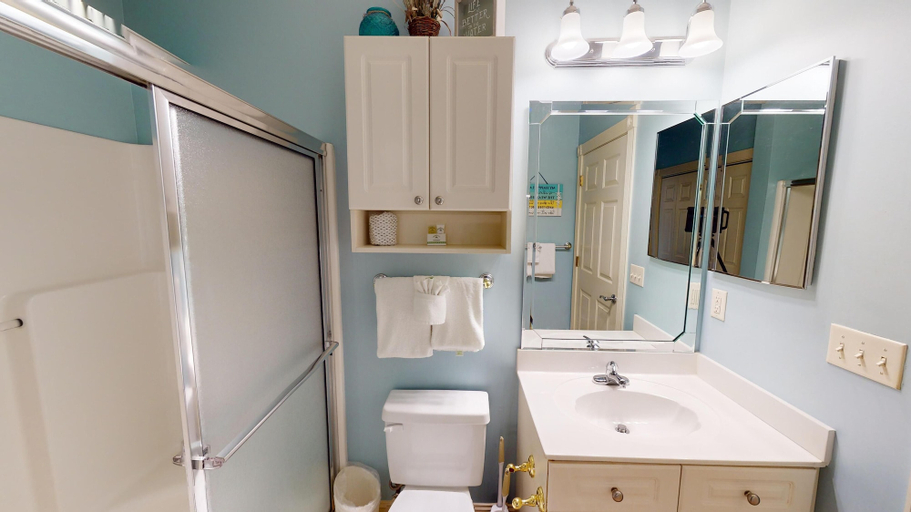 Interior 2, Magnolia Pointe Luster Leaf 4895-402, Horry