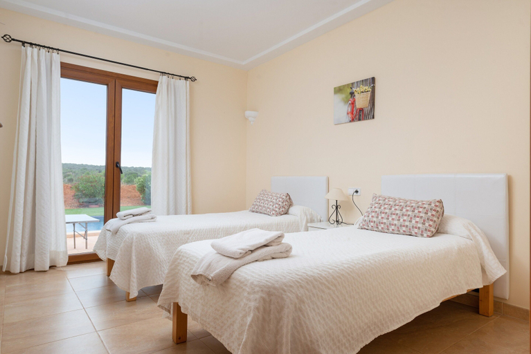 Spa, Sa Xorca - Villa With Private Pool In Santanyi, Baleares