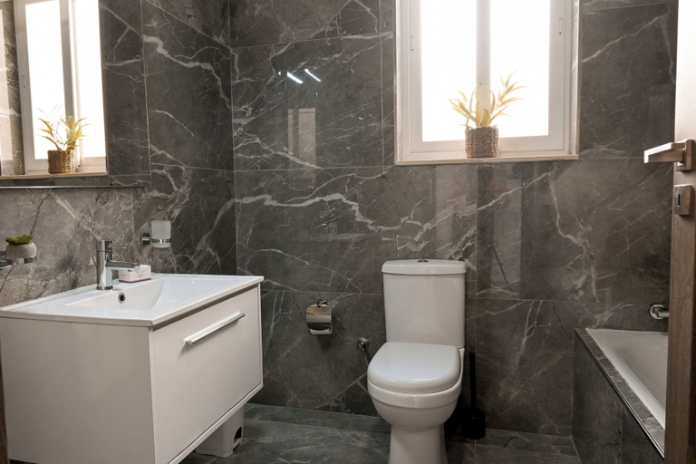 Bathroom 2, Sunny Bay View + shared pool Gozo
