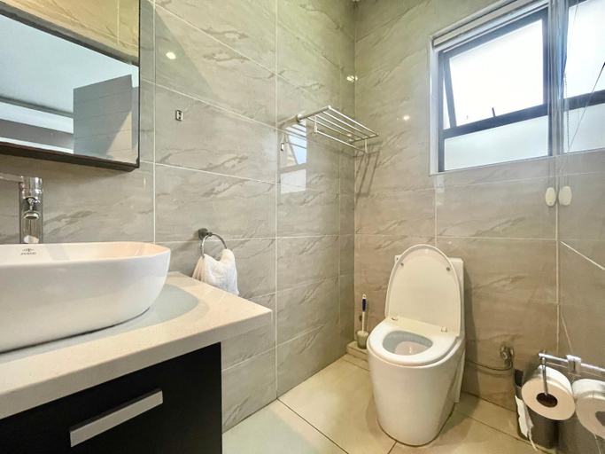 Bathroom 4, Rivonia Guest House, City of Johannesburg