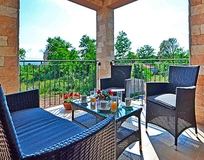 Balcony 3, Holiday Home in Privlaka Near Sandy Beach, Privlaka