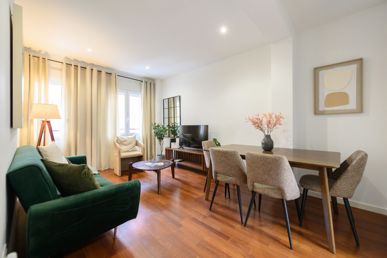 Room 2, M Mal71a Moderno Piso de 2 Dormitorios con Terra, Madrid