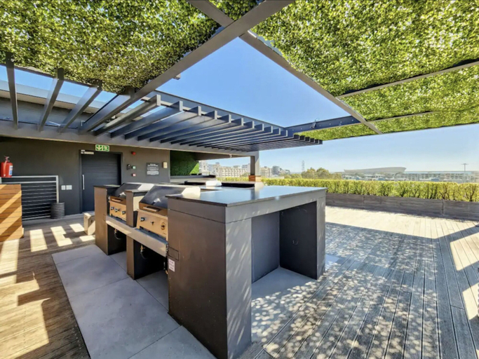 Room 4, Two Bedroom Green Point Rooftop Pool BBQ, City of Cape Town