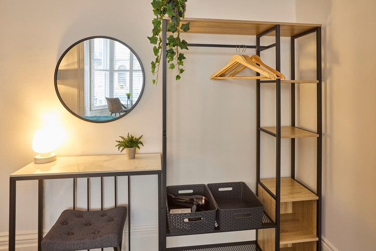 Room 4, The Host Stay The Langley Hotel Apartment 2, North Yorkshire