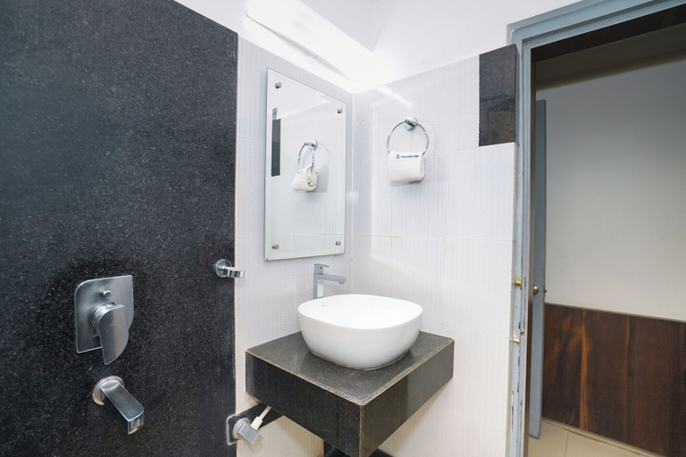 Bathroom 3, Hotel Amar Digha, Purba Medinipur