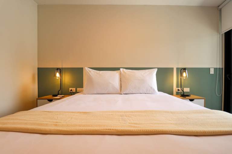 Room 4, w Group-friendly 3BR w Balcony in Miraflores, Lima
