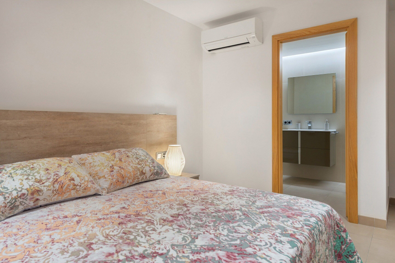 Bedroom 2, Ca Na Xisca 2 - Apartment In Can Picafort, Baleares