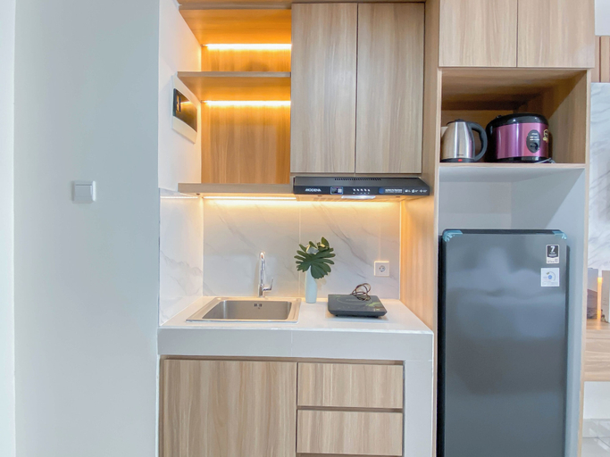 Private kitchen 4, Cozy White Studio At Pollux Chadstone Apartment, Cikarang