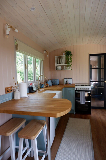 Private kitchen 4, Shepherds Hideaway, Devon