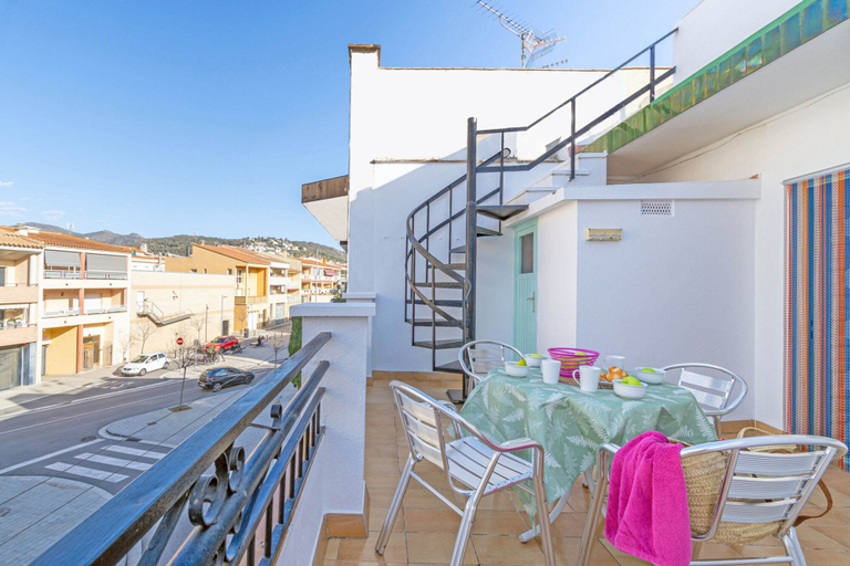 Outdoor dining 1, Apartment in Roses Near Sandy Beach, Girona