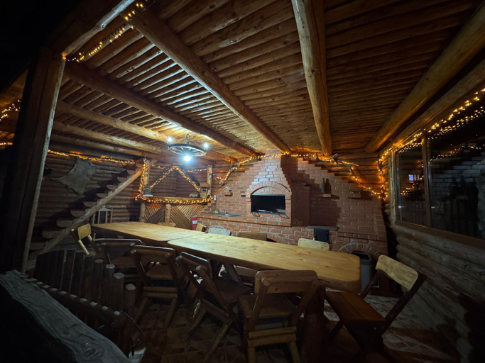 Food & Drinks 4, Casa Andu, Dambovicioara