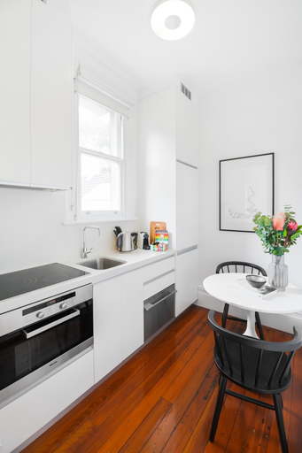 Private kitchen 4, Cosy Nook In Inner-city Victorian Mansion, Sydney
