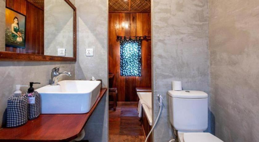 Bathroom 5, Amour D' Angkor, Siem Reap
