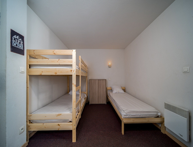 Room 3, Apartment in Allos Near Ski Resort, Alpes-de-Haute-Provence