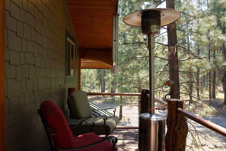 Property grounds 5, Grand Wildlife Lodge 10ppl, Deschutes