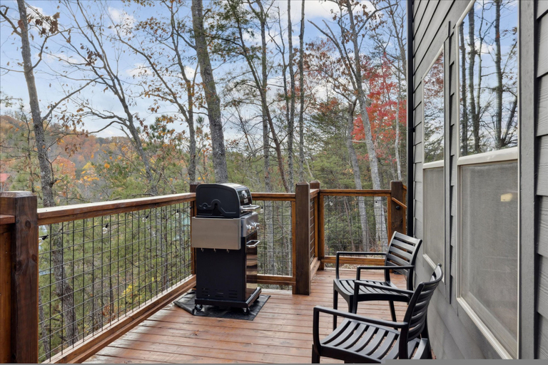 Room 4, Brand New Hot Tub Axe Throwing Firepit Arcade, Sevier