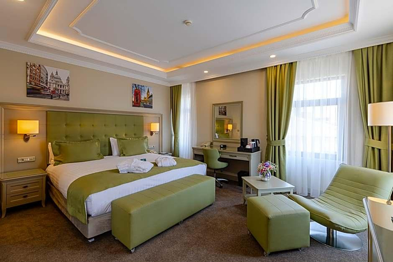 Bedroom 2, Hotel London 1889, Batumi