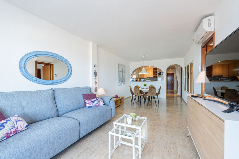 Living room 4, Beachfront Apartment in Empuriabrava with Sea Views, Girona