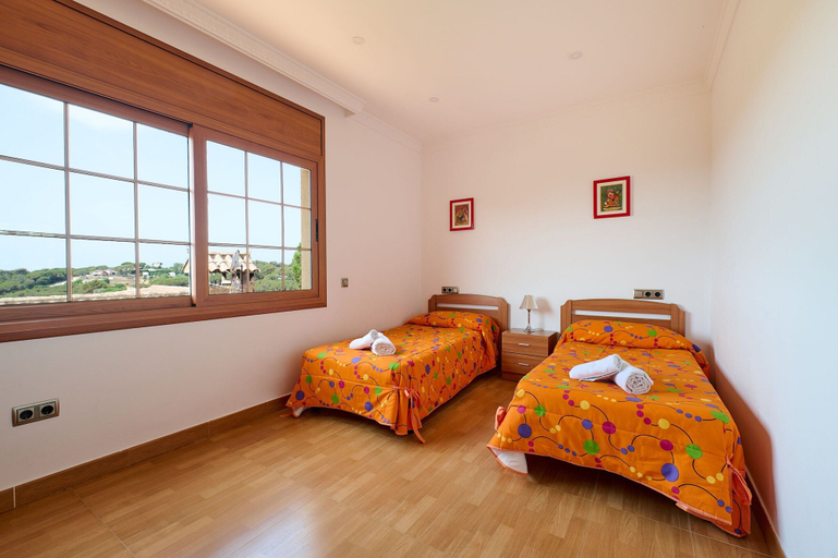 Room 2, Apartment in Blanes with Sea View Terrace, Girona