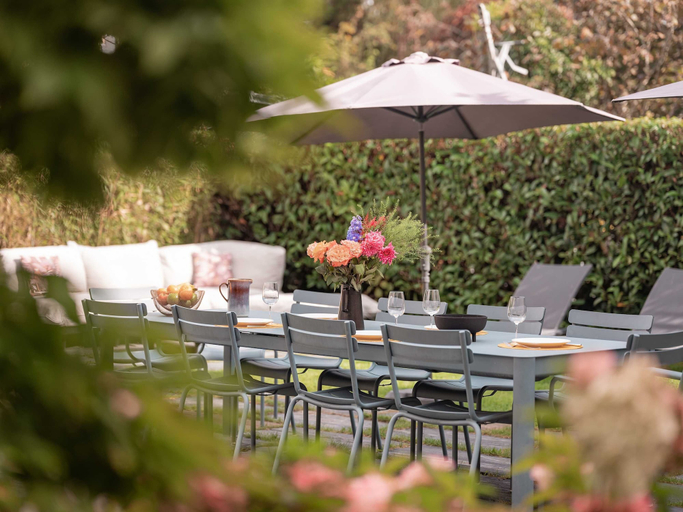 Room 2, Large Chic Stylish Villa Superb Garden, Calvados