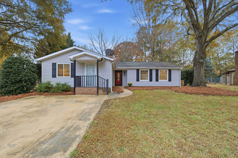 Primary image, Shadowlake 4BR House, Mecklenburg