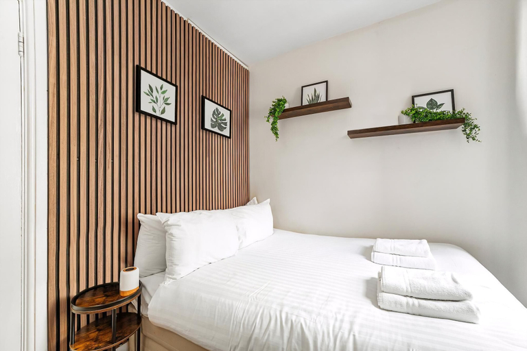 Bedroom 3, Chic One Bed City Flat, London