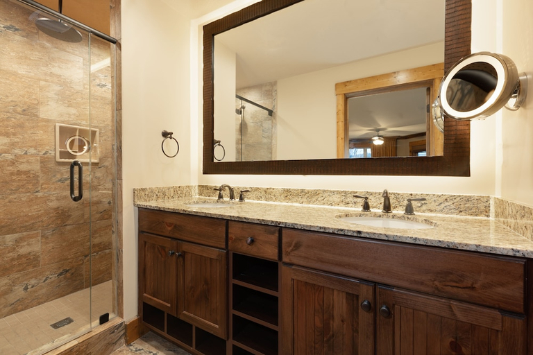 Bathroom, Westgate Smoky Mountain Resort & Waterpark, Sevier