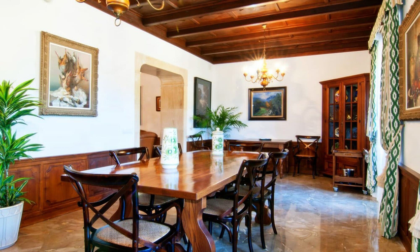Dining 4, Peaceful Mallorca Escape for Families, Baleares