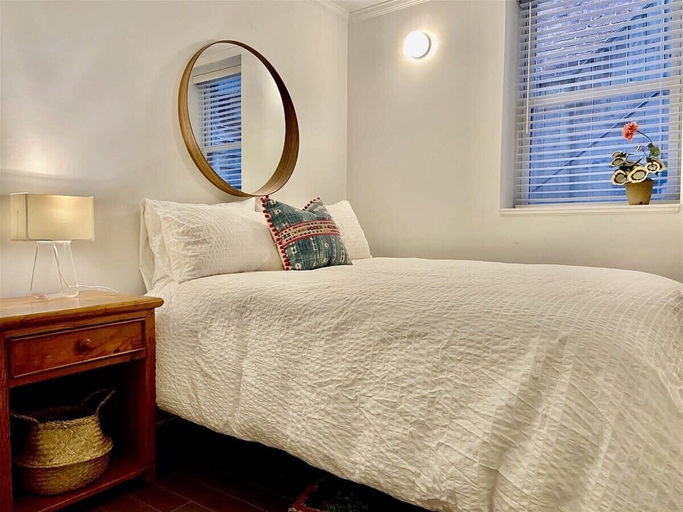 Interior 3, Heart of Mount Pleasant - With Parking!, Washington D.C.