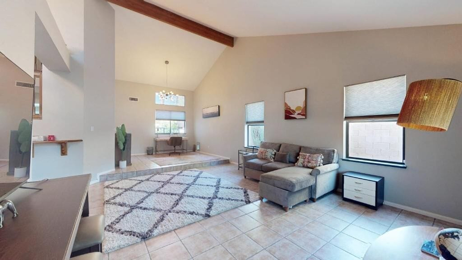 Living area 2, Family Oasis Ranch 3BR Pool Mystic Falls, Clark