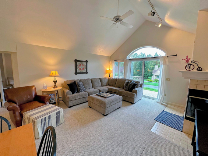 Interior 5, F14 Bretton Woods Condo Along Golf Course, Short Walk From Omni Mount Washington Hotel!, Coos