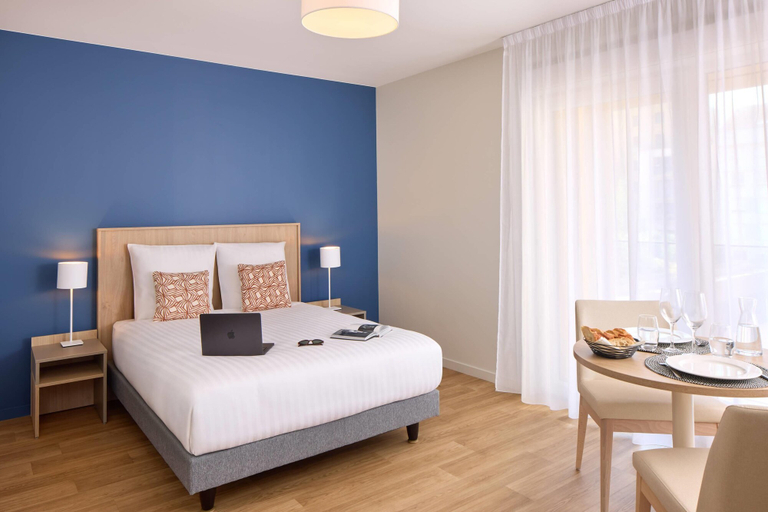 Room 5, Quality Aparthotel Voiron, Isère
