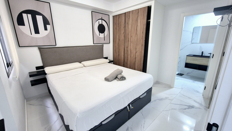 Room 3, Apartment in Torrevieja for 6 Guests, Alicante