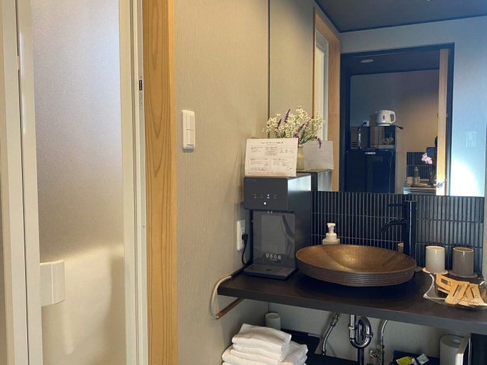 Bathroom, Ayanishiki Shimabara-Omon Residence, Kyoto