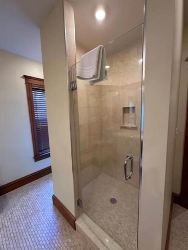 Bathroom 4, Heartland suites, Adams