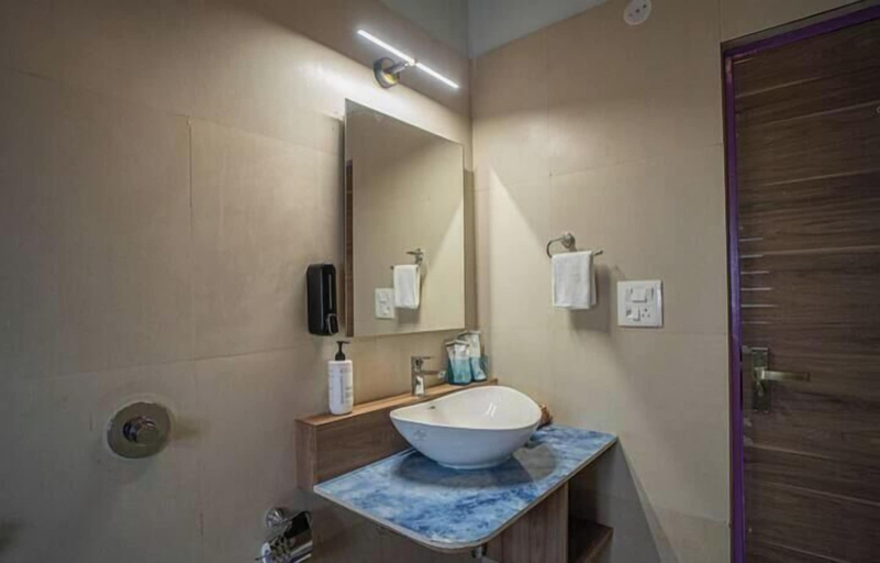 Bathroom 3, Adrushya Estate Luxury Suites Mukteshwar, Nainital