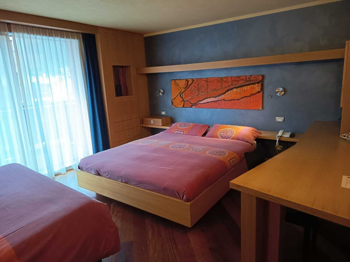 Room 4, Hotel Ambrosini, Sondrio
