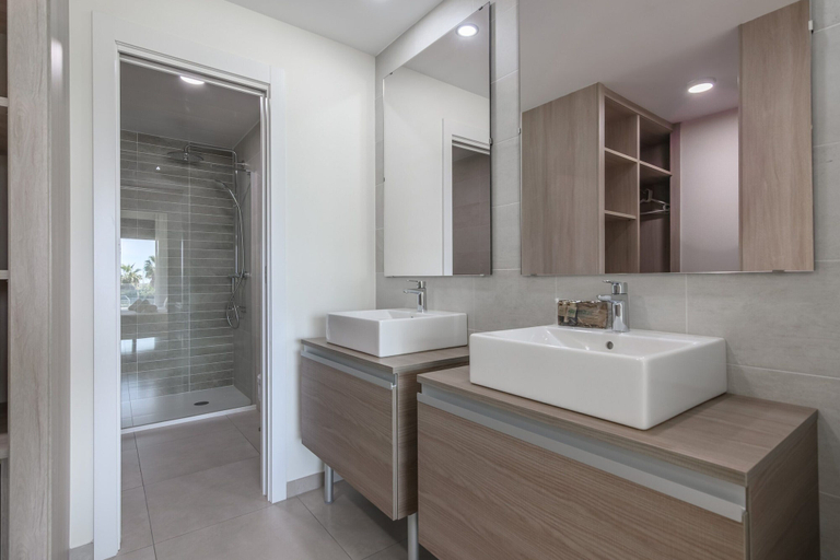 Bathroom 3, Flat Near Haraganes Beach, Huelva