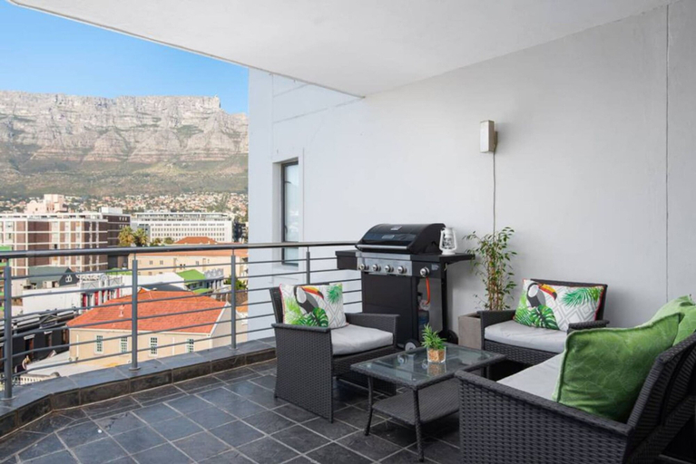 Room 3, 8th Floor- Table Mountain Views Central Secure, City of Cape Town