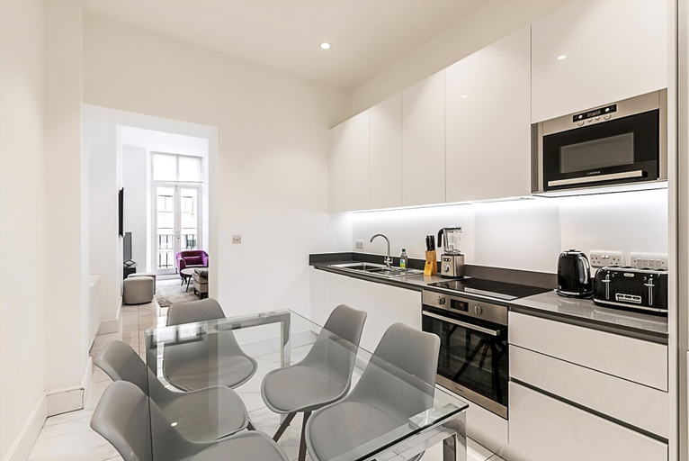 Others 5, Stylish Two-bed Flat Near Oxford Circus, London