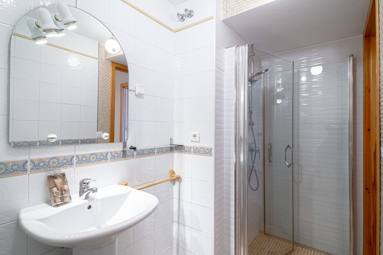 Bathroom 4, Apartment in Nerja near Carabeillo Beach, Málaga